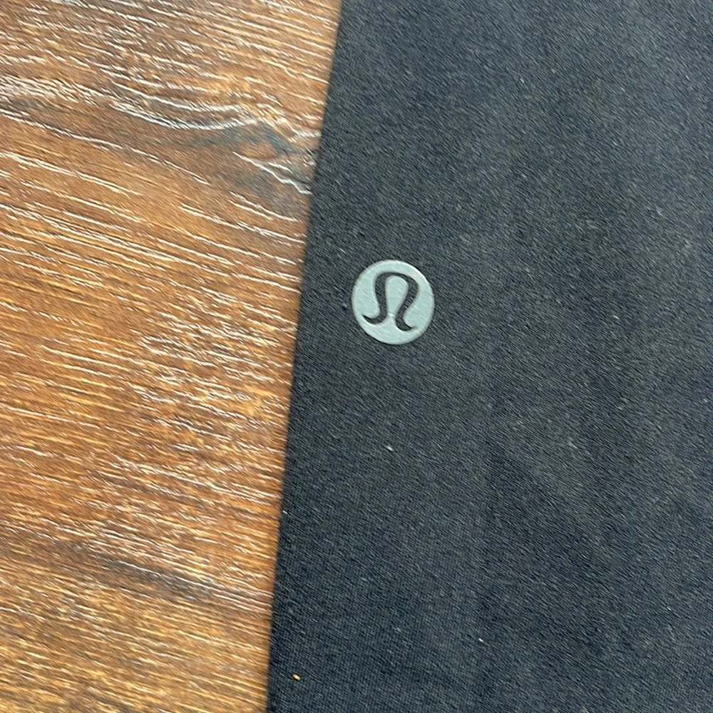 Lululemon leggings, size small